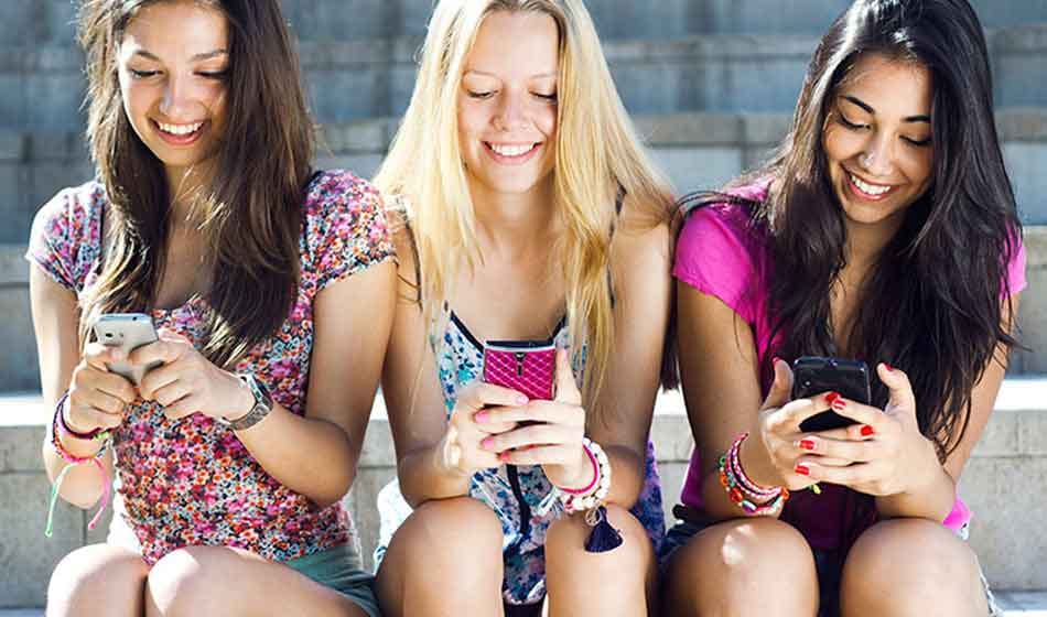 why quitting social media is more useful than spending time with it