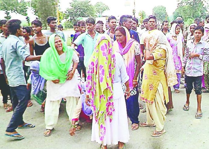 Teacher shot dead on protest against robbery