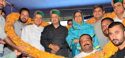 cm virbhadra singh hits out at RSS