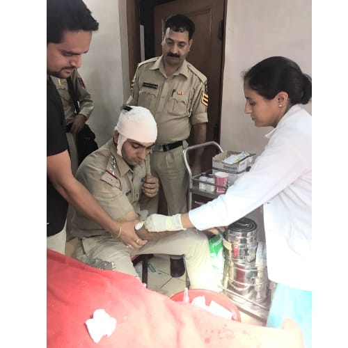 Himachal Chamba Mob throw stones on ADM ASP ad SHO