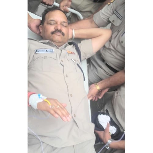 Himachal Chamba Mob throw stones on ADM ASP ad SHO