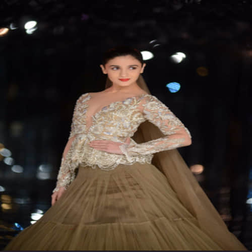 India couture week 2017: alia bhatt and ranveer singh turn showstoppers for manish malhotra show