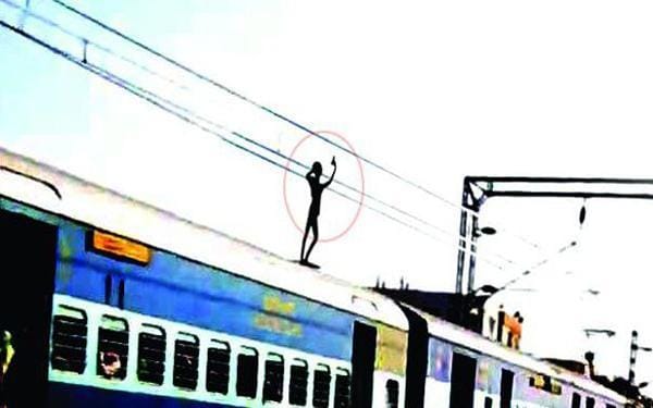 Dancing was done on the roof of the train, death due to current
