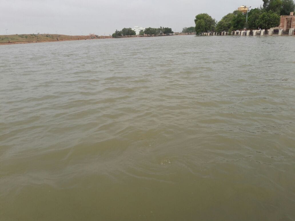 On the desert river Luni boom, chopped off Barmer