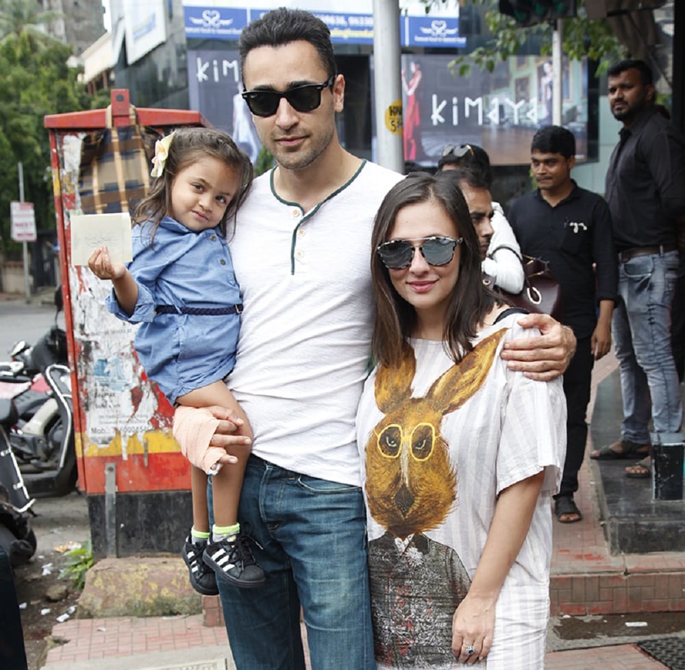 imran khan spotted outside the resturant with wife avantika malik and their daughter imara