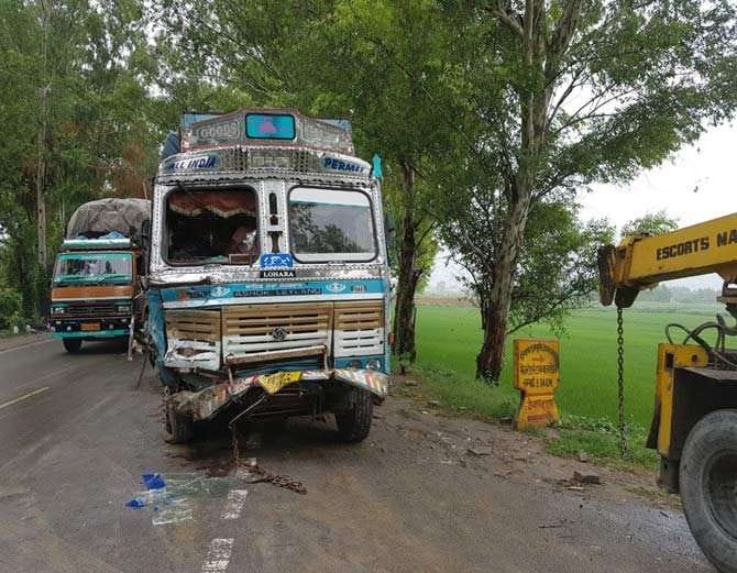 karnal pilgrims pickup accident in uttar pradesh, seven people killed 