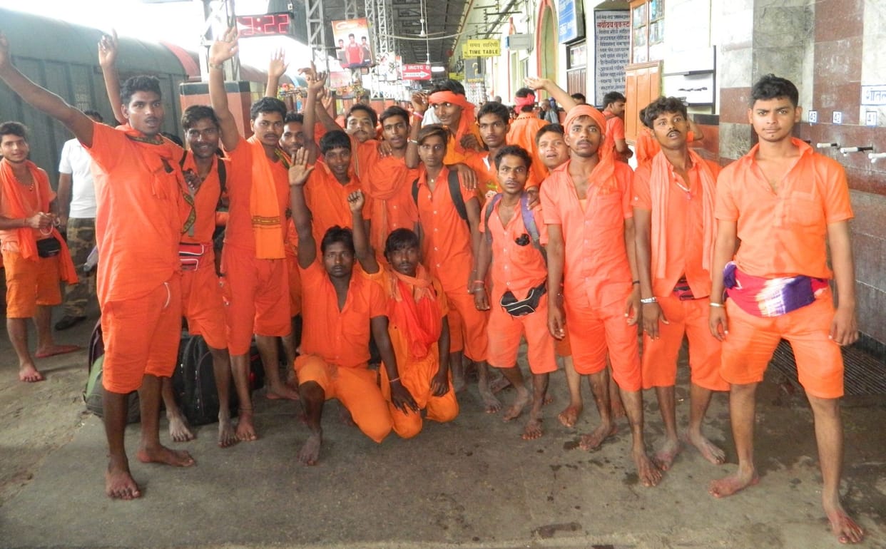 जीटी रोड पर दिखा शिव के भक्ति का रंग