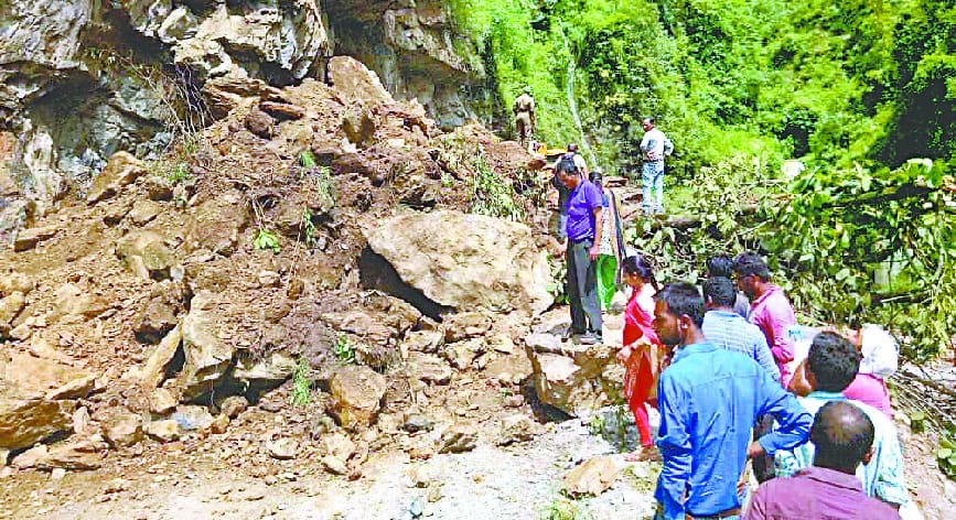 Pithoragarh-Tawaghat National Highway closed for 10 hours