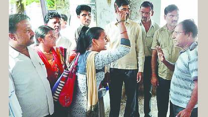 teachers protest against bjp government