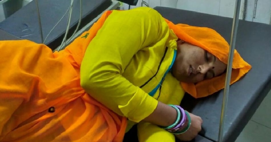 train tte misbehave with lady at rewari railway station