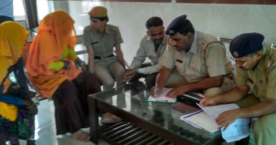 train tte misbehave with lady at rewari railway station