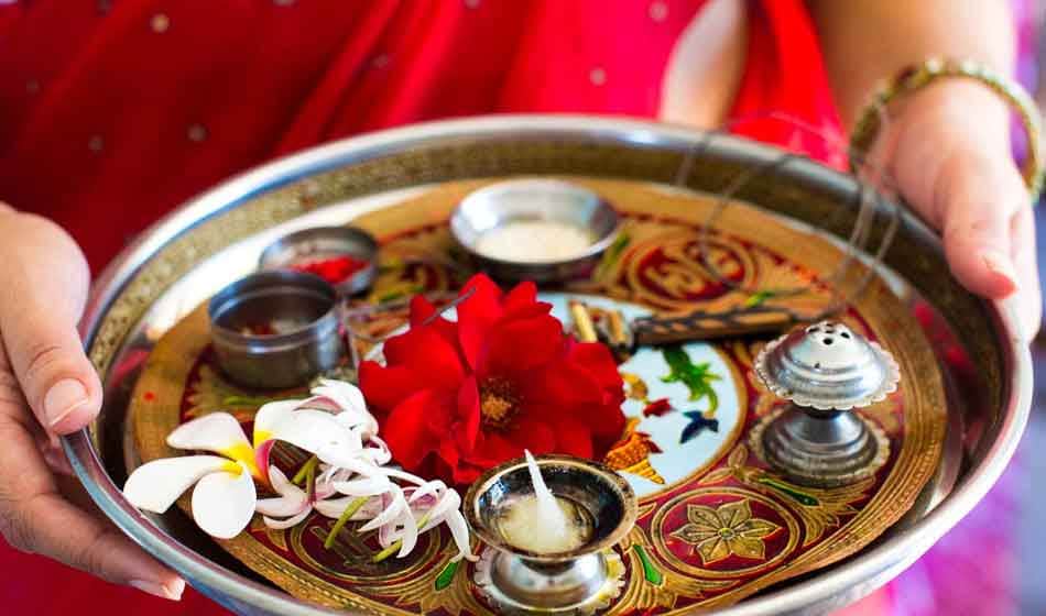 Raksha Bandhan 2018: Rakhi date subh muhurat quotes sms whatsapp images and gift ideas in hindi