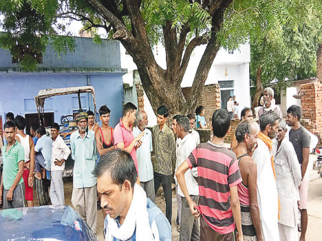 Advocate's house robbed of 25 lakhs