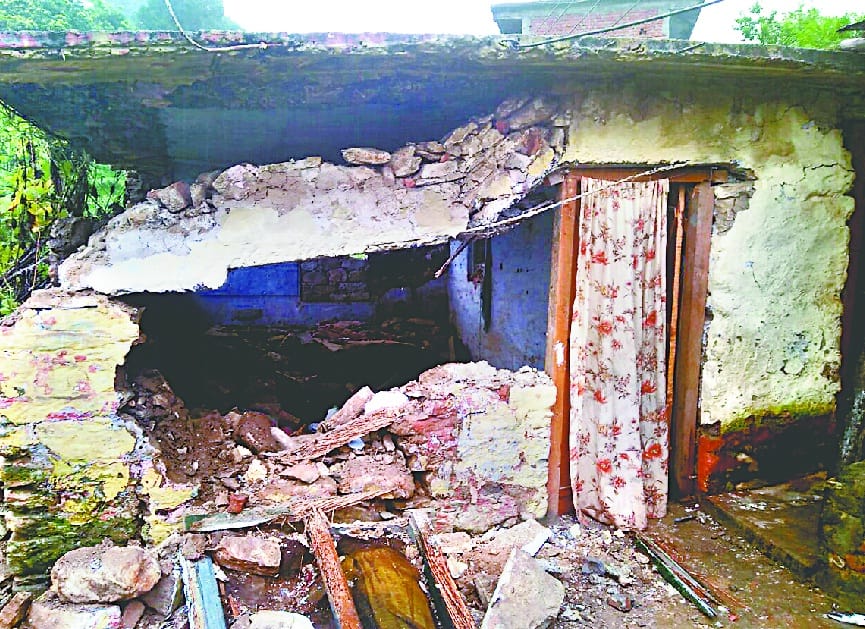 Four houses demolished in Bageshwar due to torrential rains