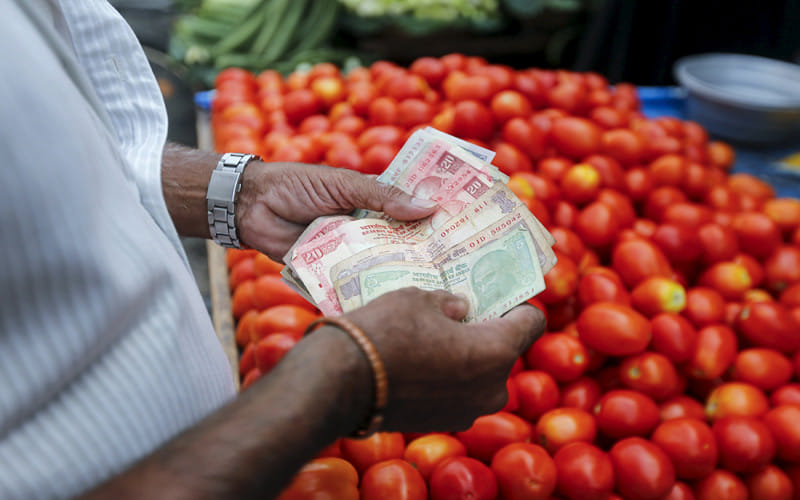 tomatoes is going to be cheaf soon now is rs eighty to hundered