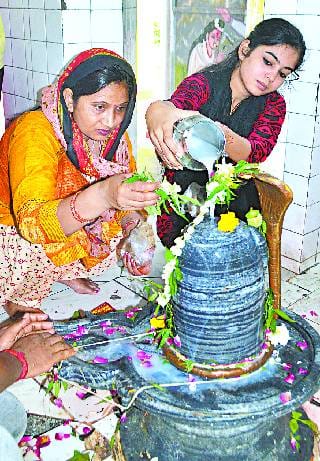 बोल बम बोल... शिव भक्त दिखे चारों ओर