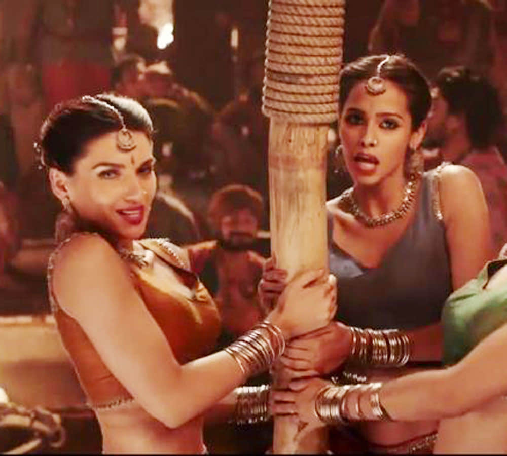 Baahubali actress Scarlett Wilson slaps an actor who tries to misbehave with her