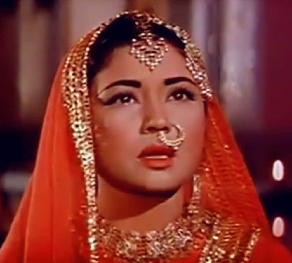 Amitabh bachchan revealed pakeezah facts kamal amrohi used rose water in fountains when meena kumari dance