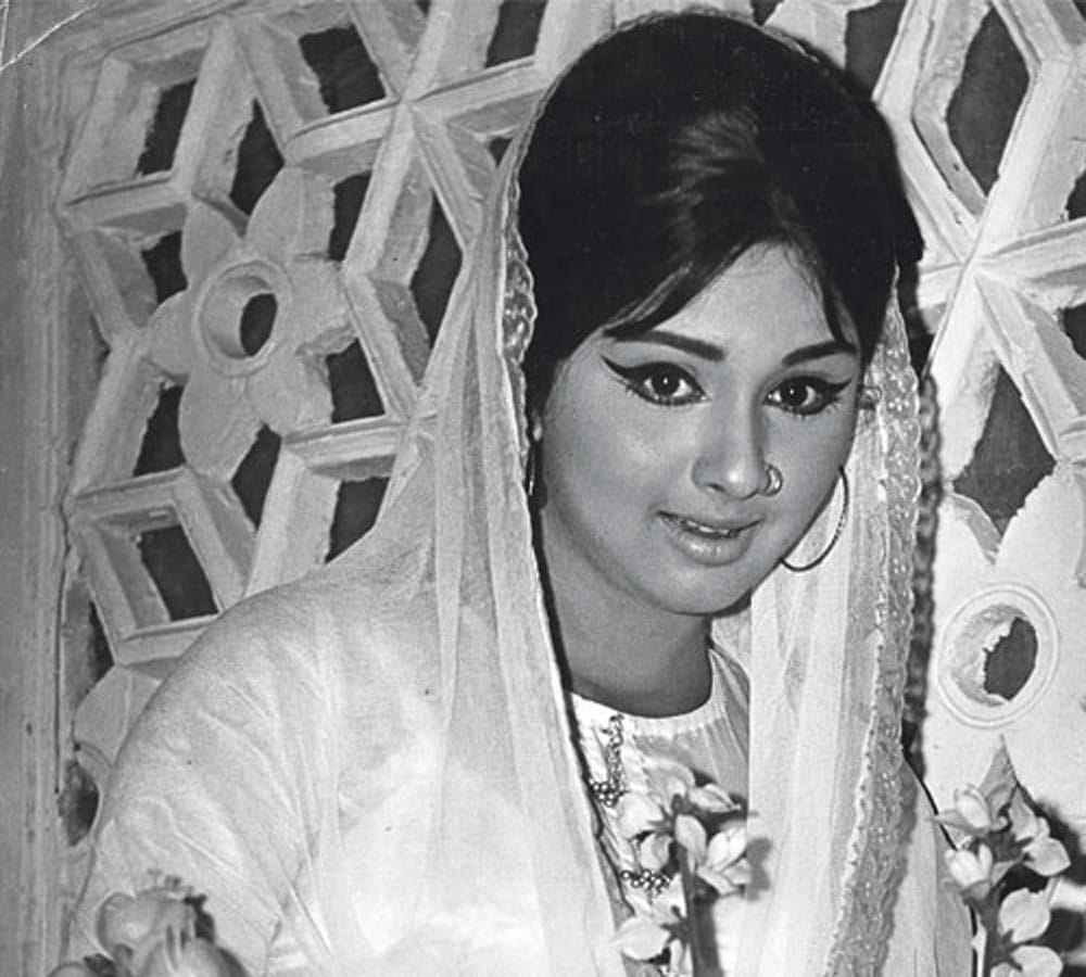 actress leena chandavarkar and kishore kumar wife life struggle
