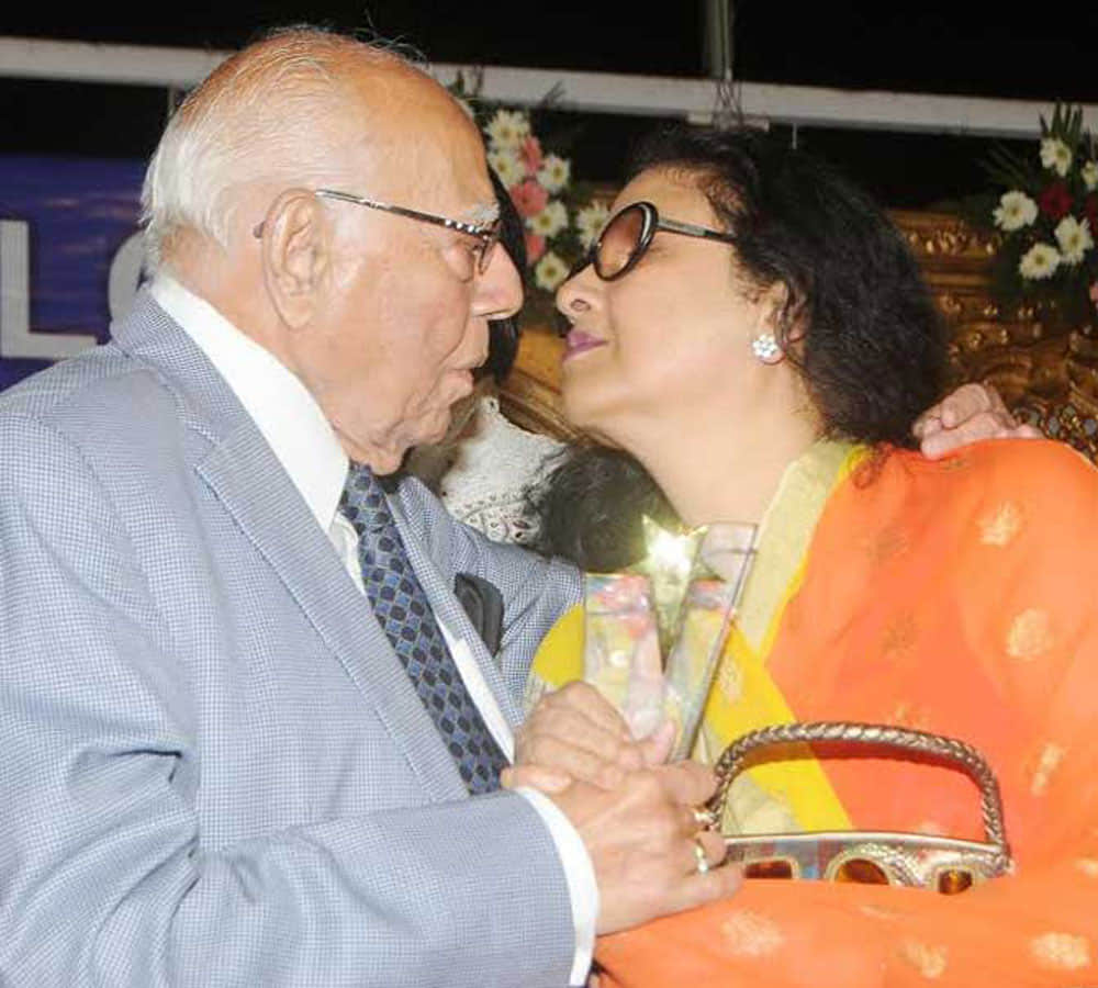 Ram Jethmalani dies at 95 Ram Jethmalani snapped kissing Leena Chandavarkar