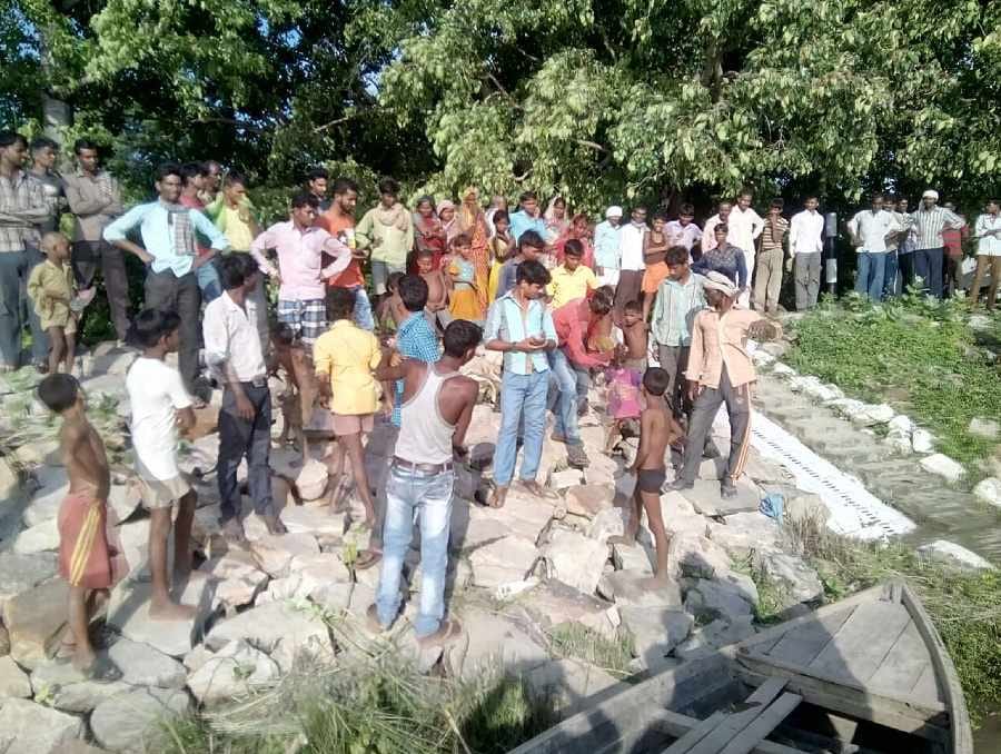the family members stopped from studies, then the schoolgirl leapt in the ghaghra