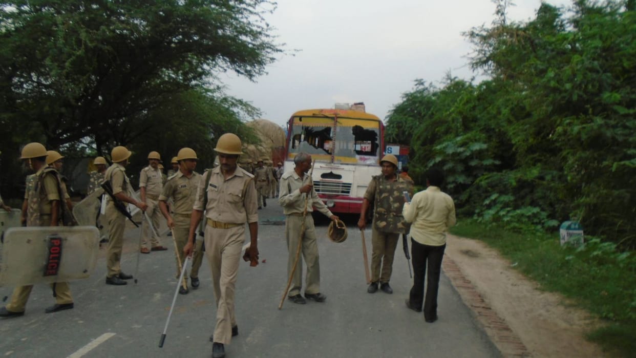 mob in mainpuri tried to torch the police station after death of man