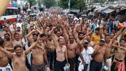 Half-naked shiksha mitra protest in bijnor, jammed road  