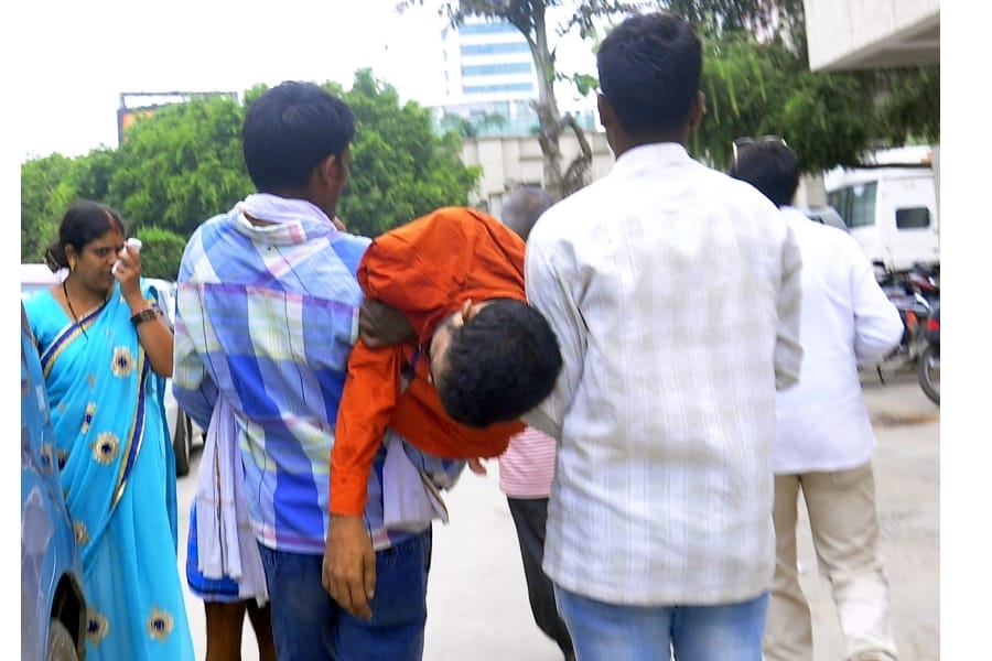 A patient died in lohia institute because of carelessness of doctors.
