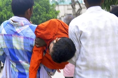 A patient died in lohia institute because of carelessness of doctors.