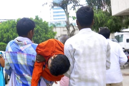 A patient died in lohia institute because of carelessness of doctors.