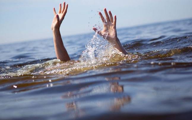 dead body of a youth found after 27 hours drowned in a river while taking selfie in udaipur 