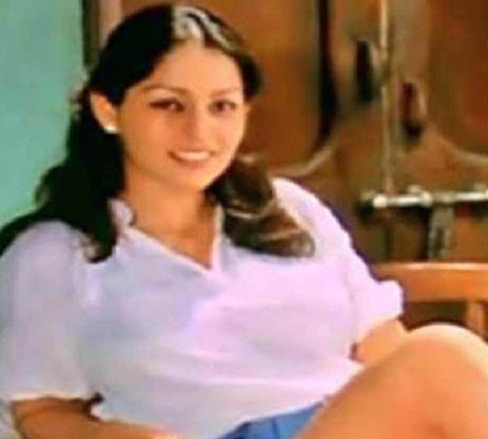 Actress Heena Kausar, Amitabh Bachchan's co-star married underworld don and now lost