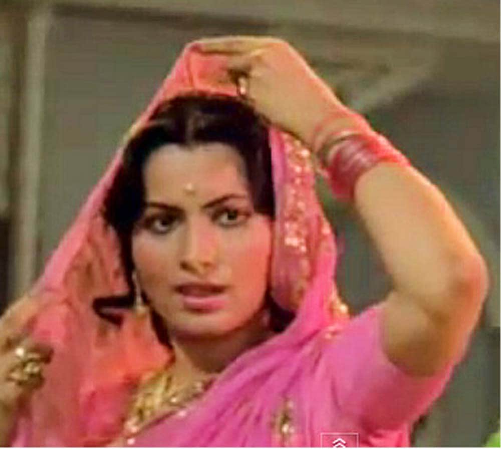 Actress Heena Kausar, Amitabh Bachchan's co-star married underworld don and now lost