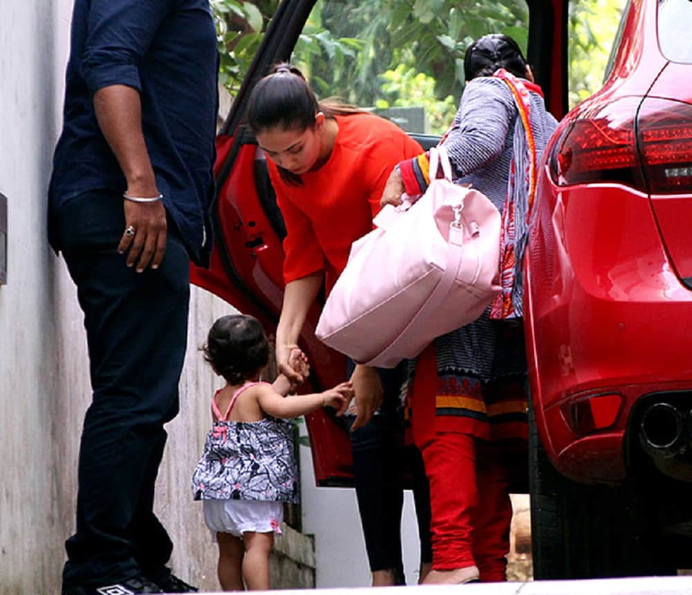 Shahid Kapoor baby Misha walks hand in hand with mommy Mira will make your day