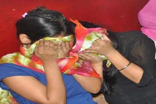 bhiwani bank colony sex racket busted