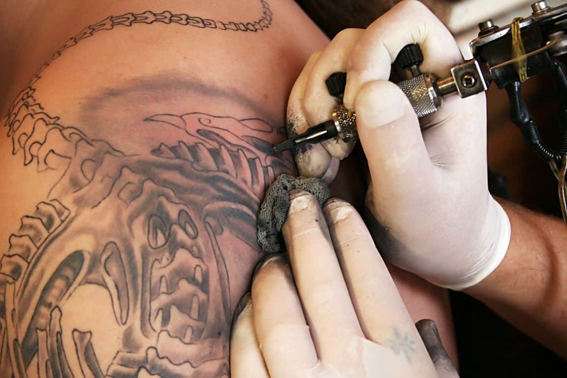 Meeting on side effects of tattoo on skin