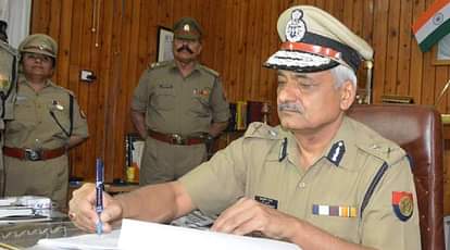 Men arrested on controversial tweet on up police and UP DGP in baghpat
