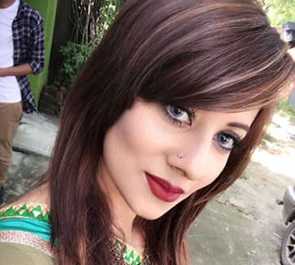 banladeshi model hanged herself during video call with her husband