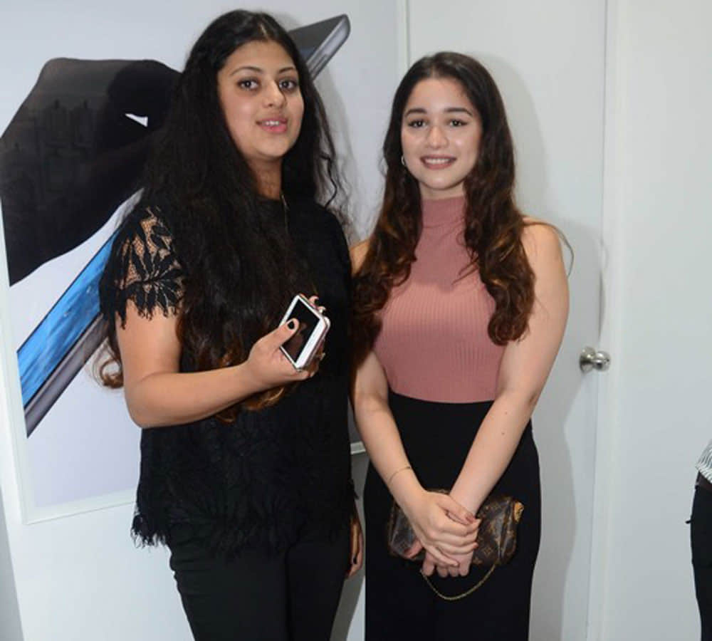 Sachin Tendulkar daughter Sara looks like a DIVA at Asha Bhosle granddaughter store launch