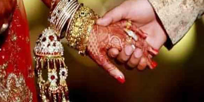 lover beaten by villagers hand over to police