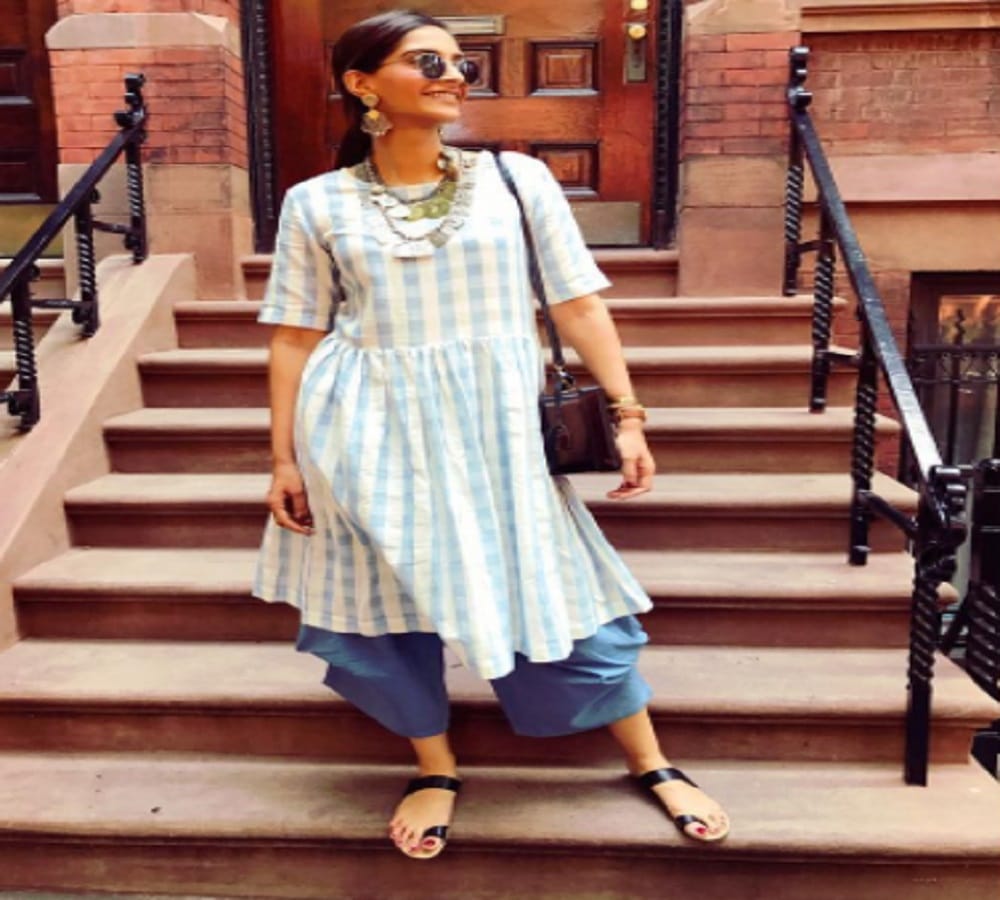 Have you seen Bollywood celebrities cool monsoon look 