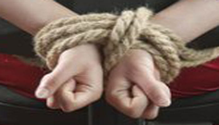 Son in law abducted his father in law from village panchayat and beat him with friends