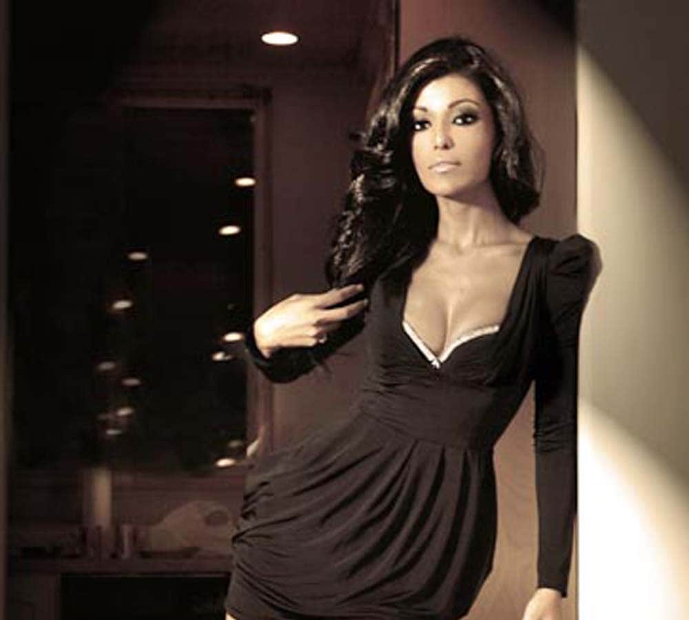 Koena Mitra jailed for 6 month for Check Bouncing case