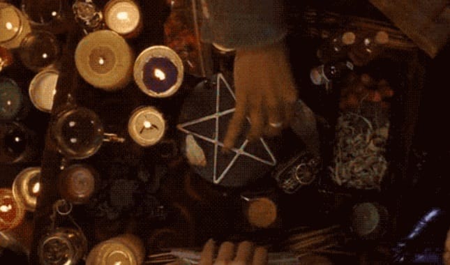 Outback Steakhouse outlets when linked on Google map makes Pentagram connected with Satanic cult