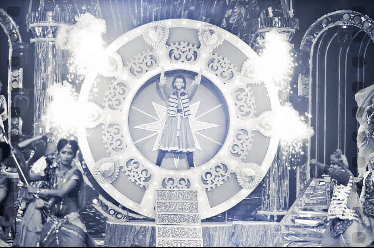 ranveer singh posts continuously posts six photos on instagram