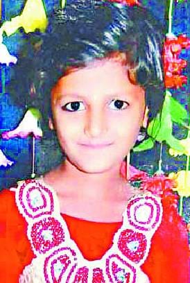 स्कूली वैन में ट्रक ने मारी टक्कर, छात्रा की मौत