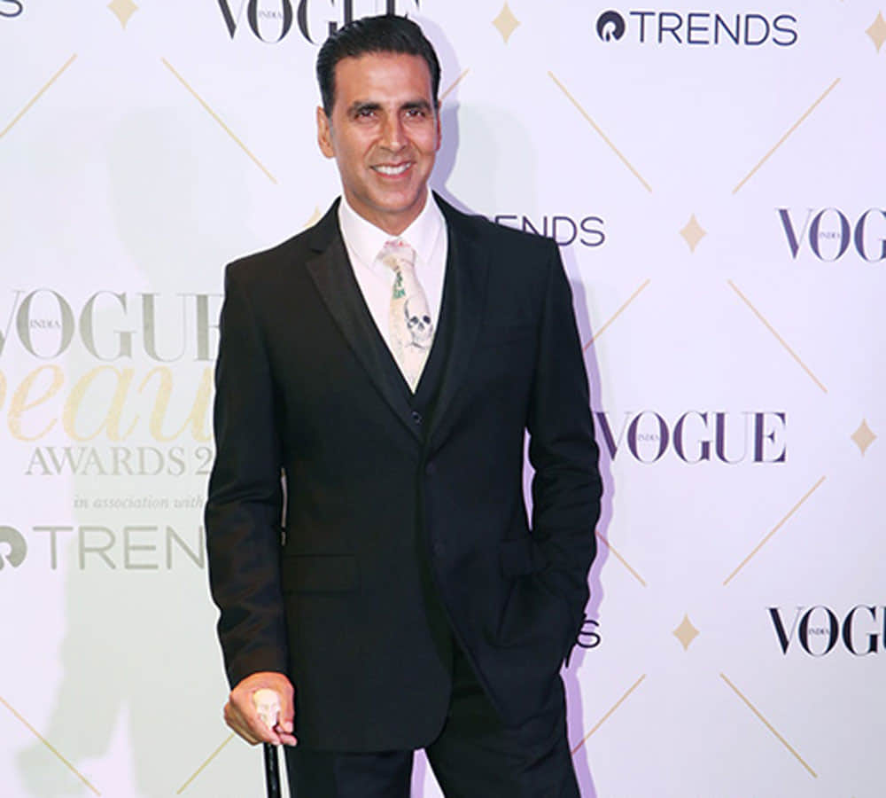 Navya Naveli Nanda first red carpet appearance with Amitabh Bachchan at Vogue Beauty Awards 2017