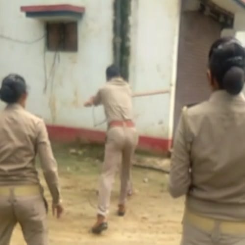 In the police station, beating two daroga, lots of kick-ups, see photos