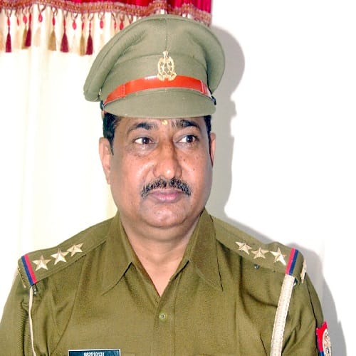 Brave officer of the Yogi police, over 100 Encounters... suffers from bad guys just by their name