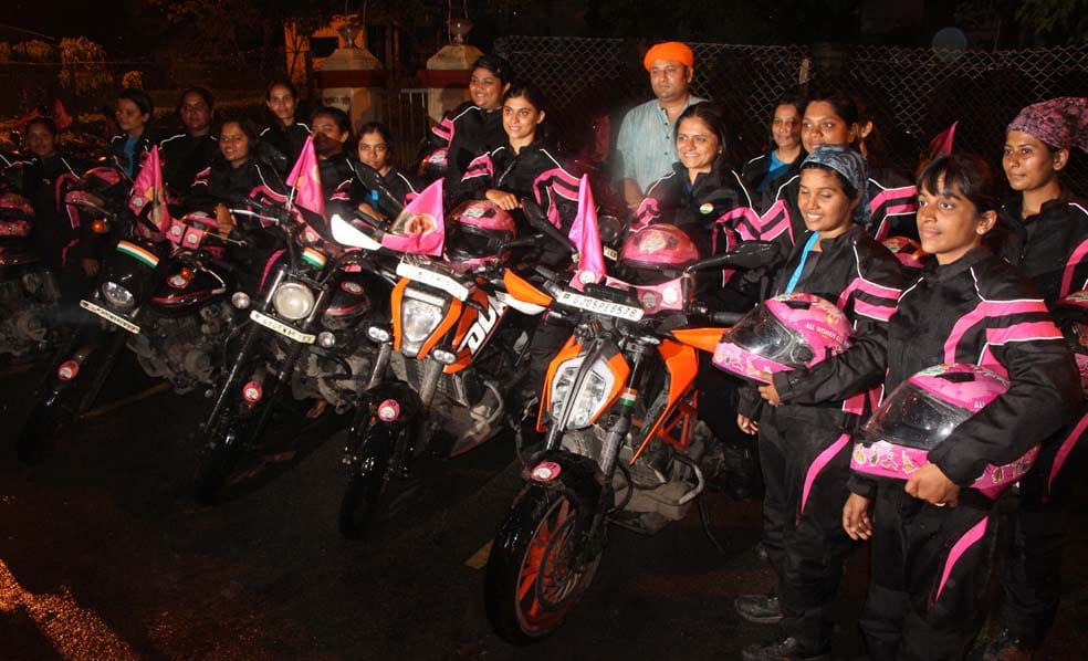 lady bikers team from gujrat arrived varanasi